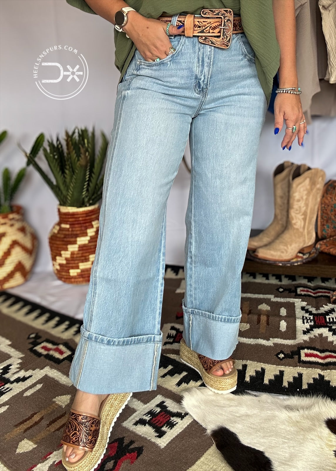 Blair Wide Leg Cuffed Jeans – Light Wash
