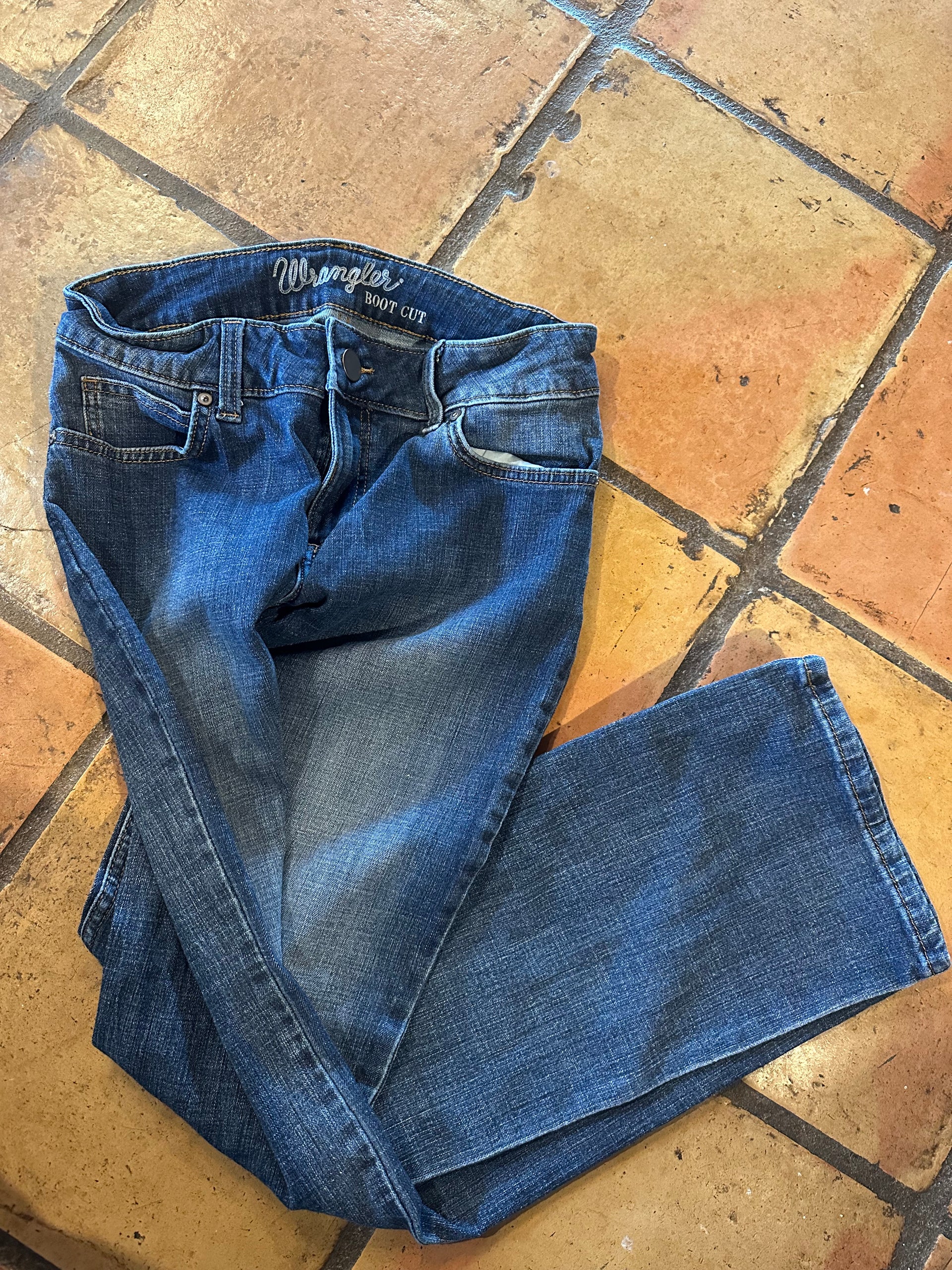 Size 5x32 wrangler lightly worn