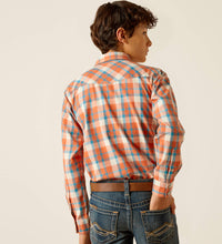 Load image into Gallery viewer, Hilario Retro Fit Snap Shirt ~ Ariat
