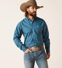 Load image into Gallery viewer, Wrinkle Free Garrick Classic Fit Shirt ~ Ariat
