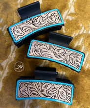Load image into Gallery viewer, Turquoise Tooled Clip
