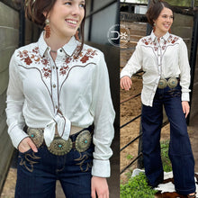 Load image into Gallery viewer, The Elsa Embroidered Ariat Snap Top

