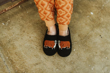 Load image into Gallery viewer, Hereford Slippers
