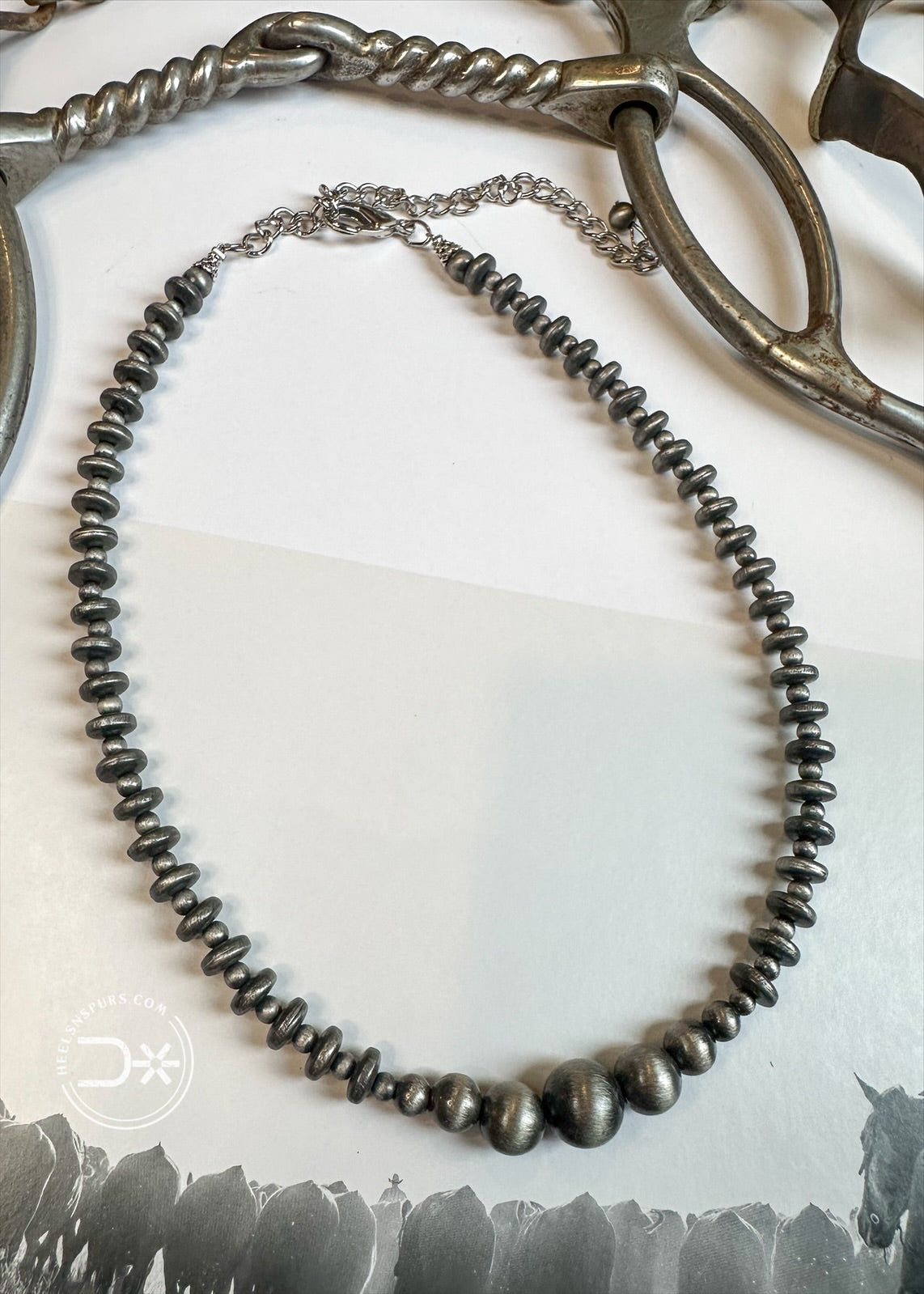 Bronc Pearl Choker