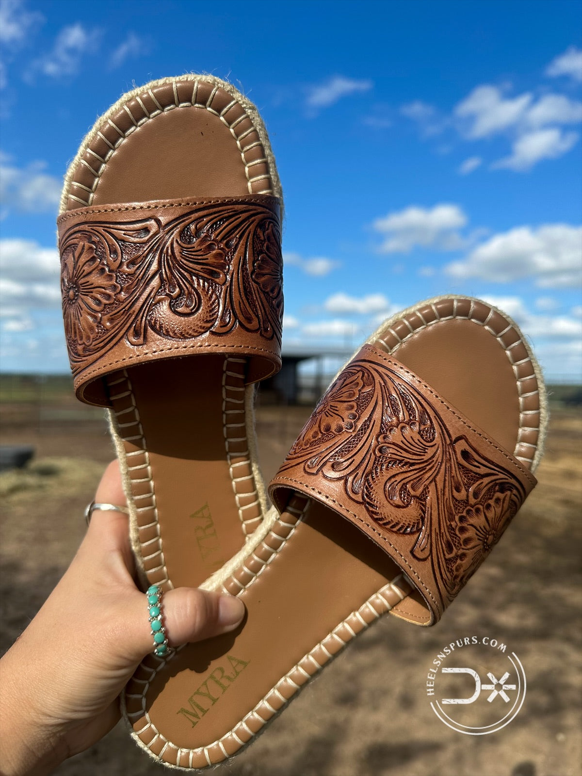 Horizon Creek Sandals ~ Natural (12427)