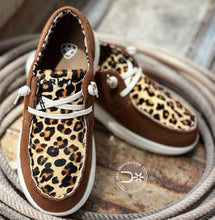 Load image into Gallery viewer, Ariat Hilo’s ~ Leopard Hair On
