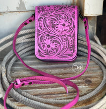 Load image into Gallery viewer, The Essentials Crossbody ~ Pink
